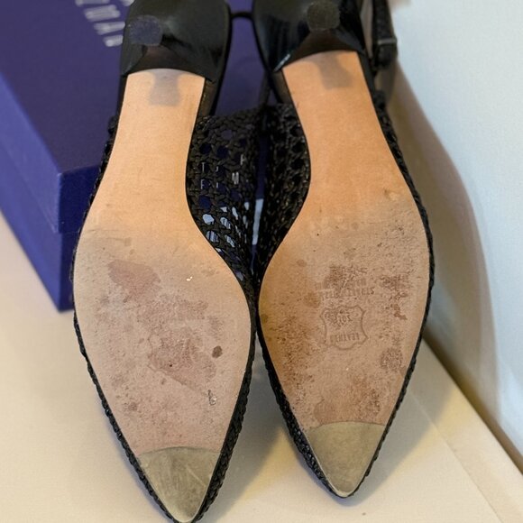 Stuart Weitzman Black Leather Pump - Low Heel - Closed Toe - Size 8 - Picture 3 of 4